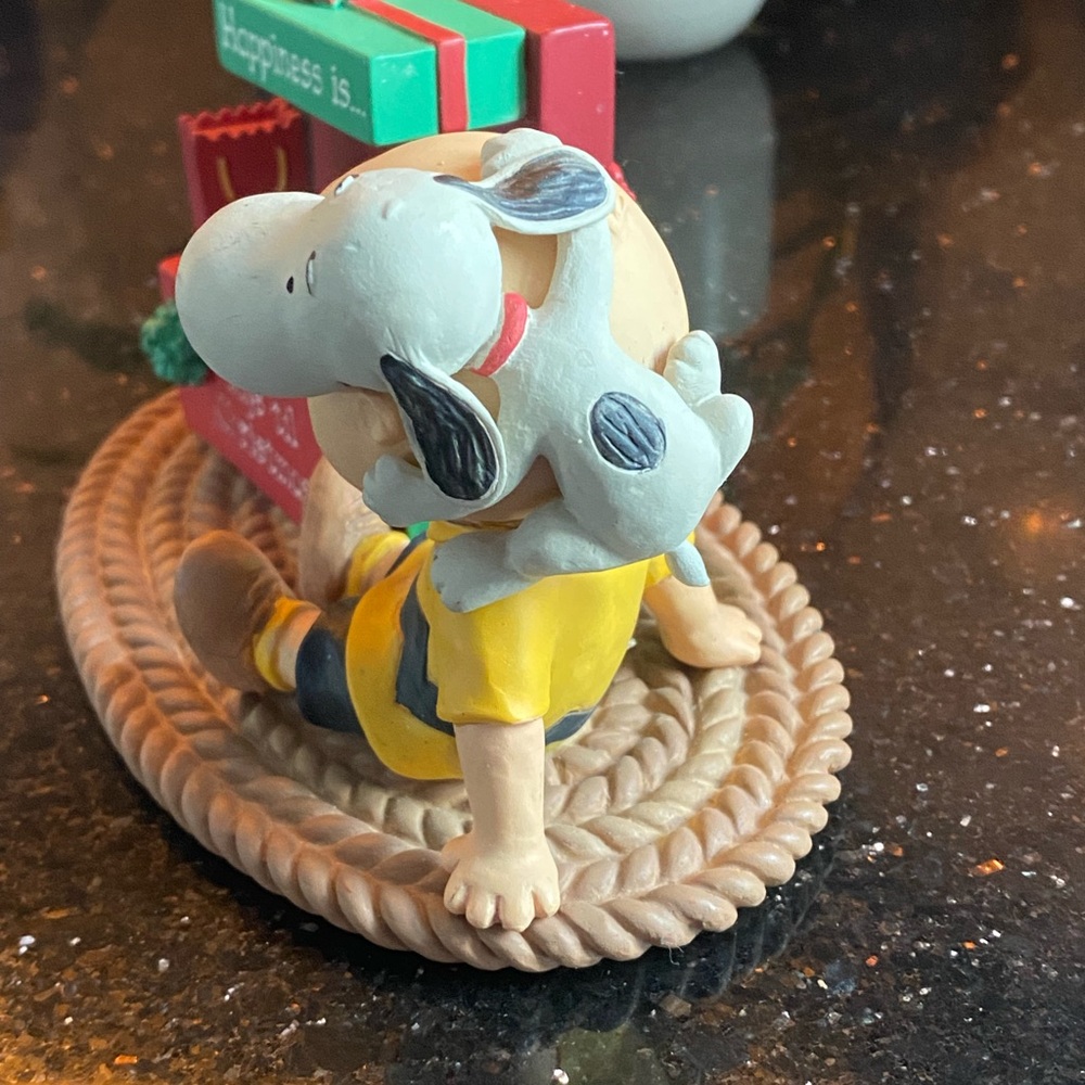 Snoopy Peanuts Charlie Brown Hallmark Christmas
Countdown 2012 - Picture 5 of 9